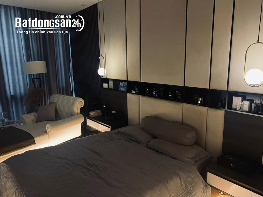 Nhà VIP LẠC LONG QUÂN 7.4 TỶ, ô tô đỗ cửa, thiết kế sang trọng hiện đại