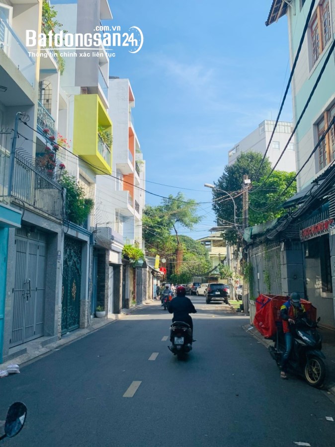 Bán nhà mặt tiền đường Nguyễn Đình Khơi, P4,Tân bình. Dt: 4,5x15, 1tr5l, giá:14.5 tỷ
