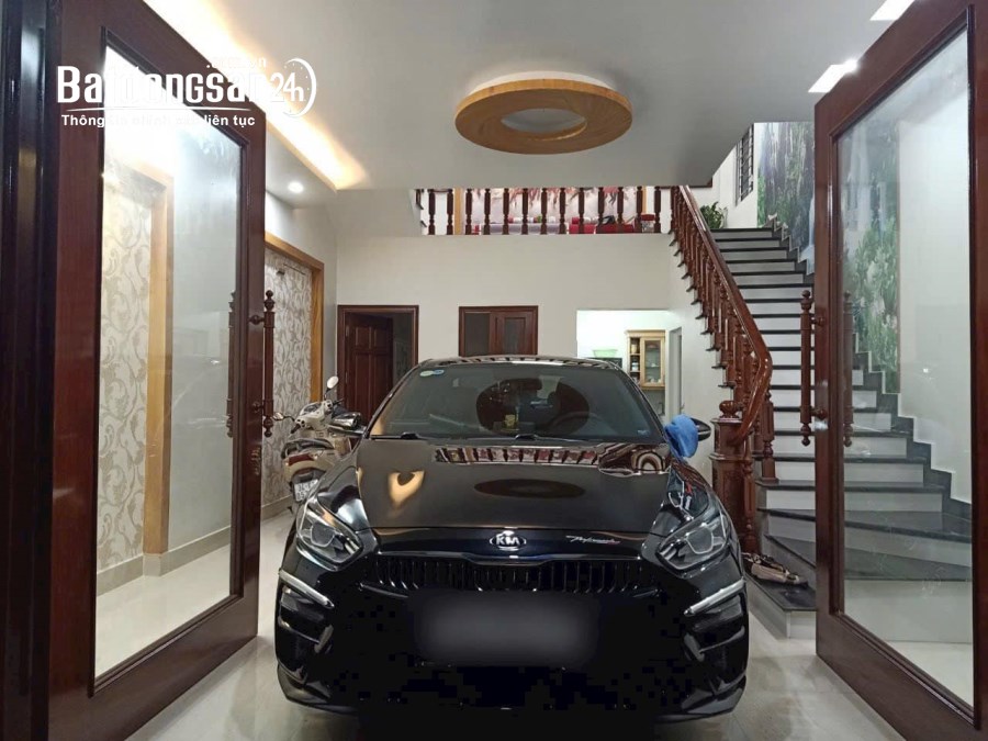 Bán nhà 3 tầng ngõ phố Vũ Hựu, ph Thanh Bình, TP HD, 61m2, mt 5.5m, 3 ngủ, gara oto, 