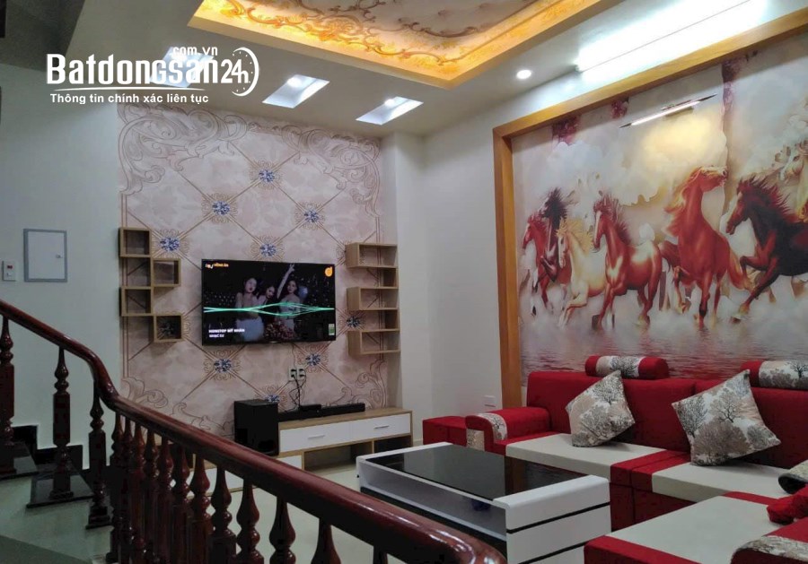 Bán nhà 3 tầng ngõ phố Vũ Hựu, ph Thanh Bình, TP HD, 61m2, mt 5.5m, 3 ngủ, gara oto, 