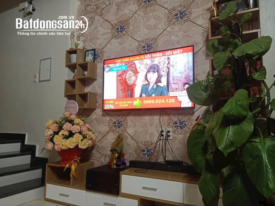 Bán nhà 3 tầng ngõ phố Vũ Hựu, ph Thanh Bình, TP HD, 61m2, mt 5.5m, 3 ngủ, gara oto, 