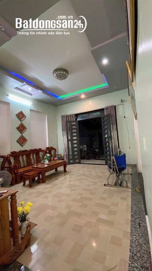 Bán nhà sổ riêng, đất hồng sạch, Phước Tân DT;5x26m, đường 5m, nhà đẹp xây kiên cố