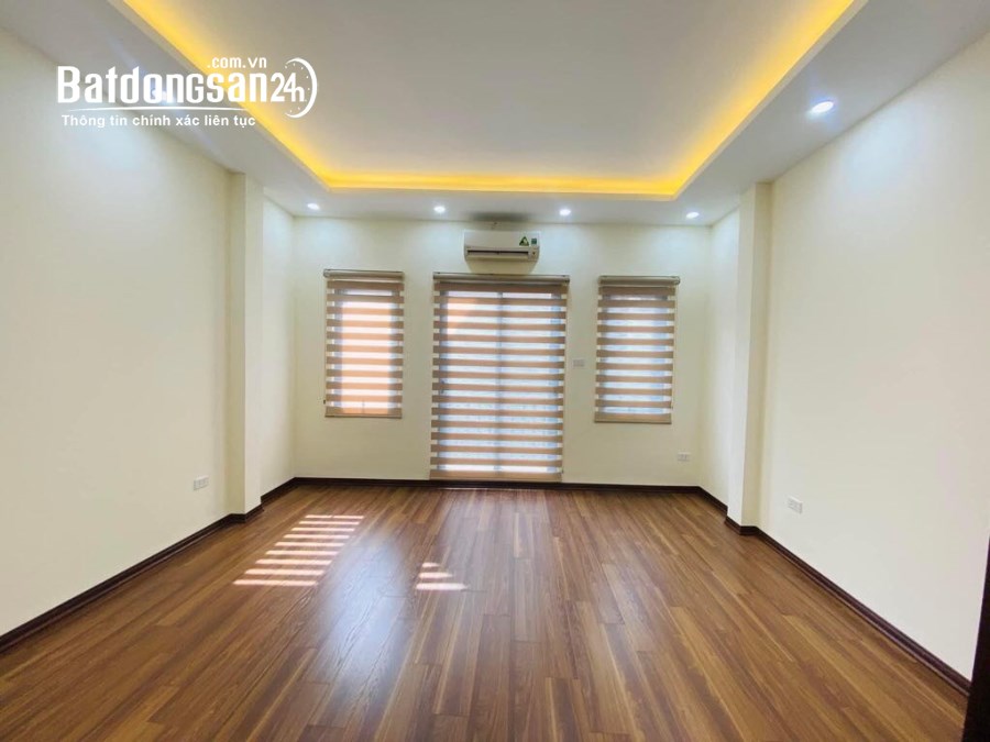 Nhà đẹp Đường La Thành nhỉnh 4 tỷ 37m2, mặt tiền sáng thoáng.