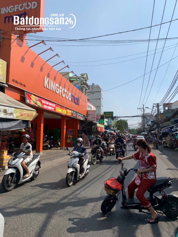 nhà 6,8x30m Đường bùi văn Ba phường Tân Thuận đông Q7. đối diện chợ