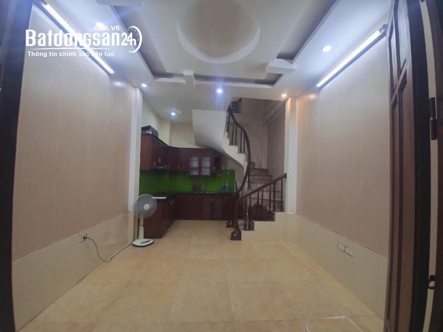 Hơn 2 tỷ có sổ nhà Tôn Đức Thắng 25M2, 5T, MT3.8M gần Văn Miếu 
