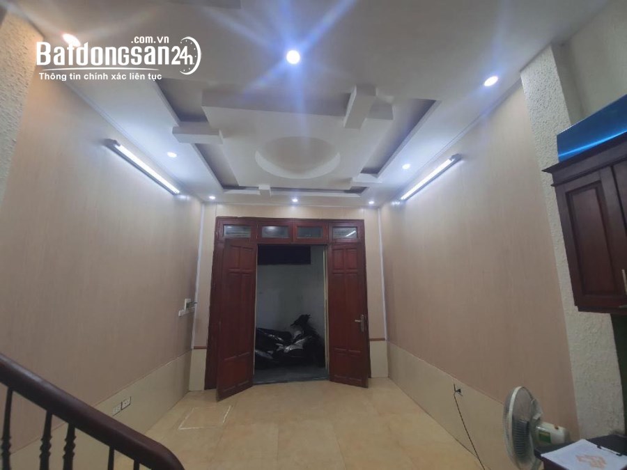 Hơn 2 tỷ có sổ nhà Tôn Đức Thắng 25M2, 5T, MT3.8M gần Văn Miếu 
