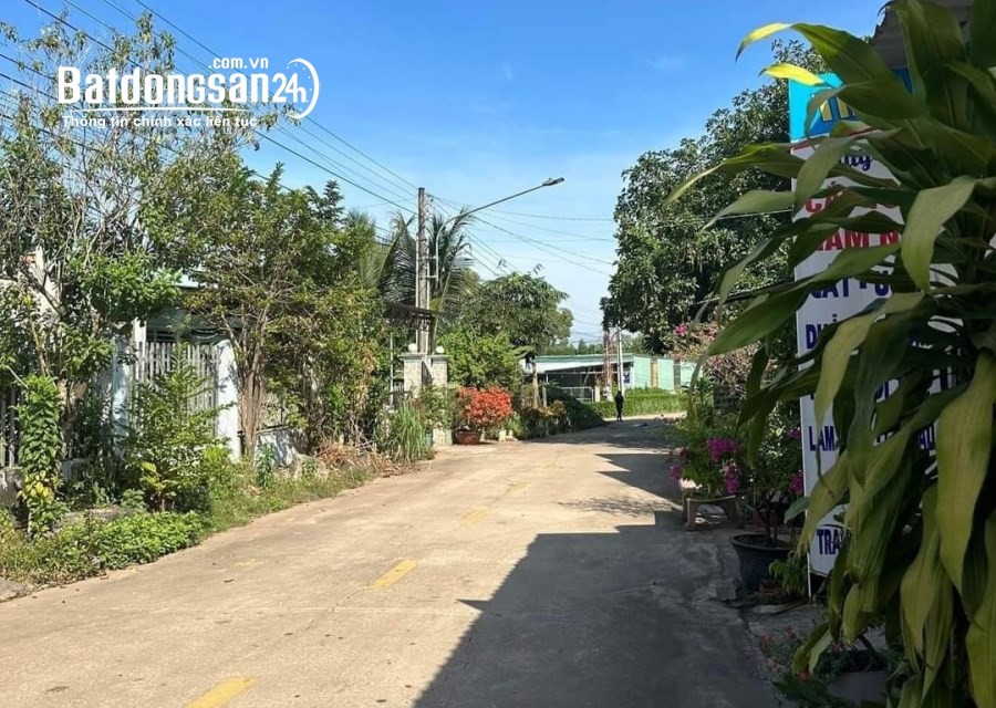 Công việc kinh doanh khó khăn nên tôi bán lỗ miếng đất 312 m2 để trả nợ 326 triệu