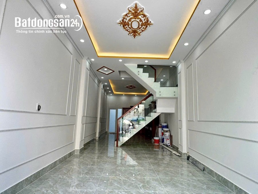 Nhà mới đẹp 100% (4x16) đúc 3.5 tấm MT đường 10m KDC Tên Lửa