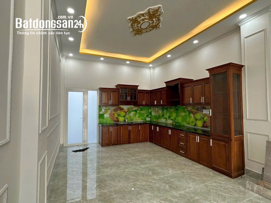 Nhà mới đẹp 100% (4x16) đúc 3.5 tấm MT đường 10m KDC Tên Lửa