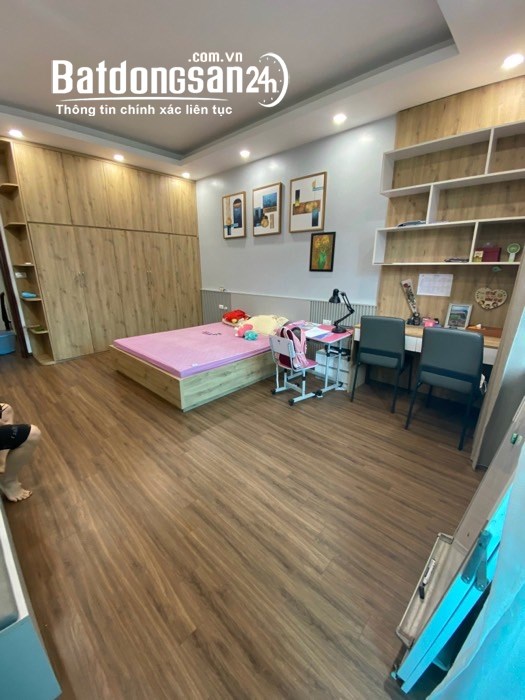 Hiếm, Nhà Dân xây 4 tầng, 80m2, Phân Lô, ô tô tránh, Vỉa hè, Kinh Doanh, Nội Thất 