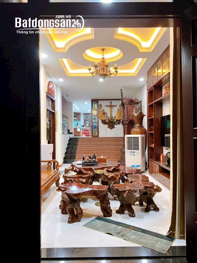 Bán biệt thự mặt tiền đường Phường Tân Qúy,DT:6x23m đúc 3 lầu,nội thất cao cấp giá 19