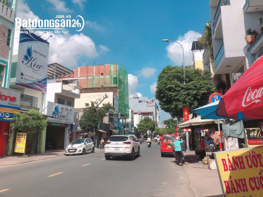 Bán biệt thự mặt tiền đường Phường Tân Qúy,DT:6x23m đúc 3 lầu,nội thất cao cấp giá 19