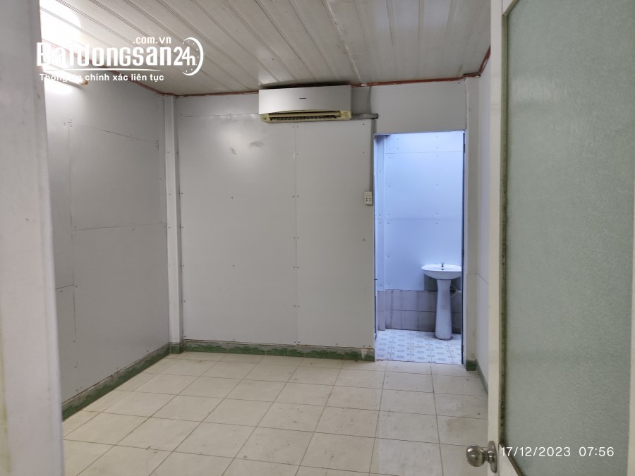 Cho thuê nhà đường 53, P.Bình Thuận, Quận 7.dt 6x22m,cấp 4