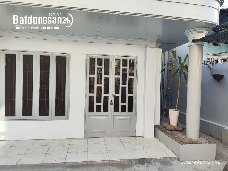 Cho thuê nhà đường 53, P.Bình Thuận, Quận 7.dt 6x22m,cấp 4