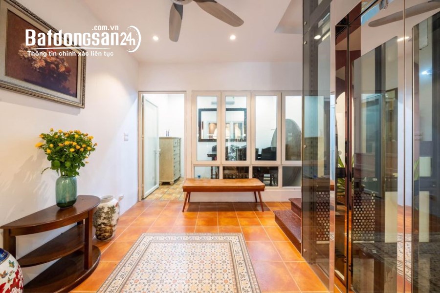 Nhà Tây Sơn Phân Lô - ôtô đỗ cửa - KD đẹp 70m2, 5 tầng, mặt tiền 7m, 2 mặt thoáng.
