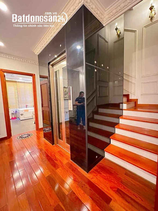 Bán biệt thự, villas Đường Hoàng Hoa Thám, Phường Vĩnh Phúc, Quận Ba Đình