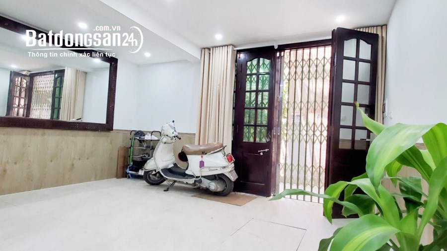 Bán nhà Đường Láng Quận Đống Đa giá nhỉnh 7 tỷ gần ô tô đỗ