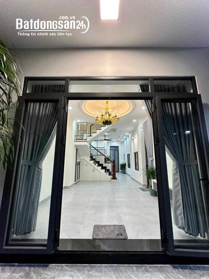 Bán nhà mặt tiền, Phường Linh Trung, Tp Thủ Đức. Nhà xây mới, thiết kế hiện đại.