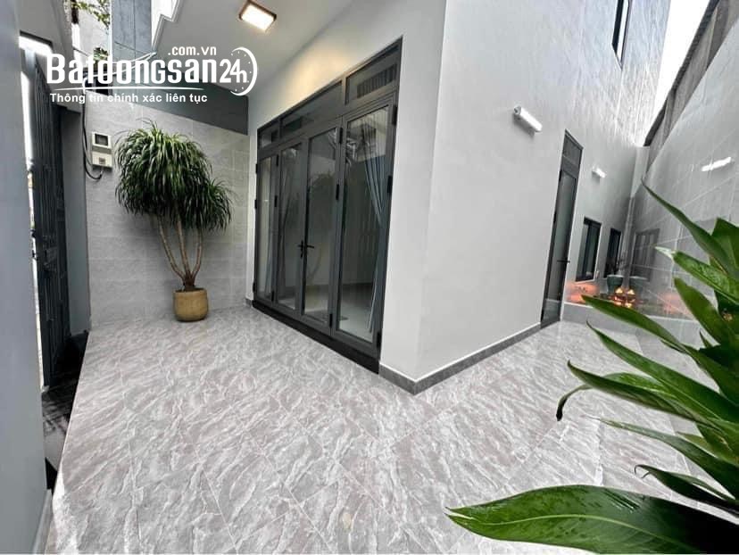 Bán nhà mặt tiền, Phường Linh Trung, Tp Thủ Đức. Nhà xây mới, thiết kế hiện đại.