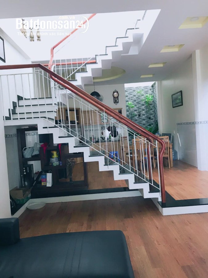 Bán gấp. Nhà HXT thông 5x18m trệt 1 lầu Tân Thới Hiệp 21. SHR full thổ. Giá 4,8 tỷ