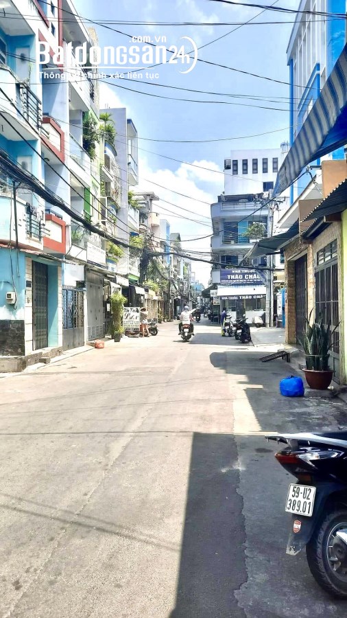 Chỉ 8.8 tỷ, bán nhà 4 tầng, 4PN,72m2, hẻm xe hơi Lý Thường Kiệt,Quận 10