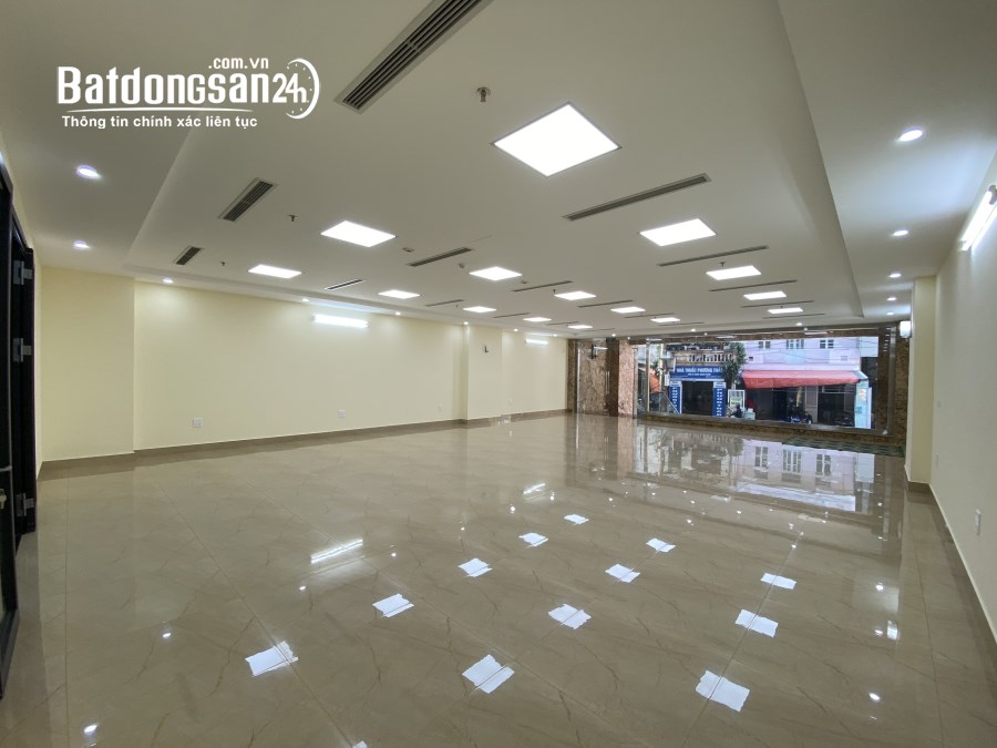 Bán toà văn phòng 9 tầng mặt phố Hoàng Ngân DT220m2 MT10m. Giá 135 tỷ