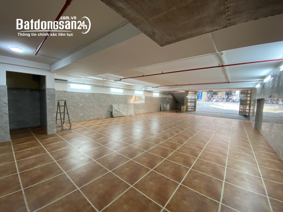 Bán toà văn phòng 9 tầng mặt phố Hoàng Ngân DT220m2 MT10m. Giá 135 tỷ