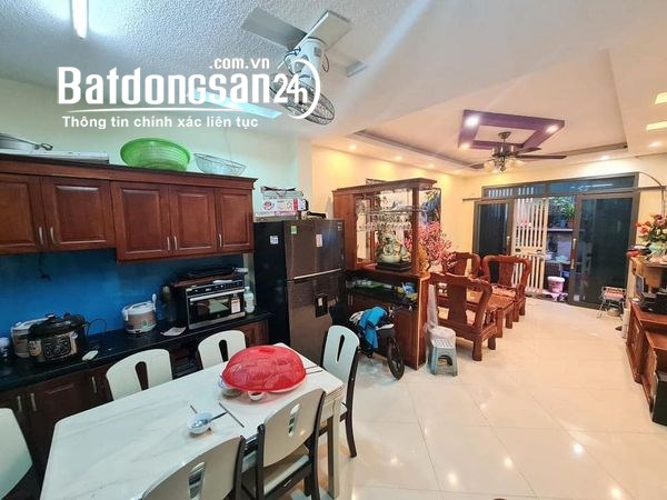 Bán nhà Phạm Ngọc Thạch, 43m*5T*5.7 tỷ,nhà đẹp gần phố, lô góc.0902190285