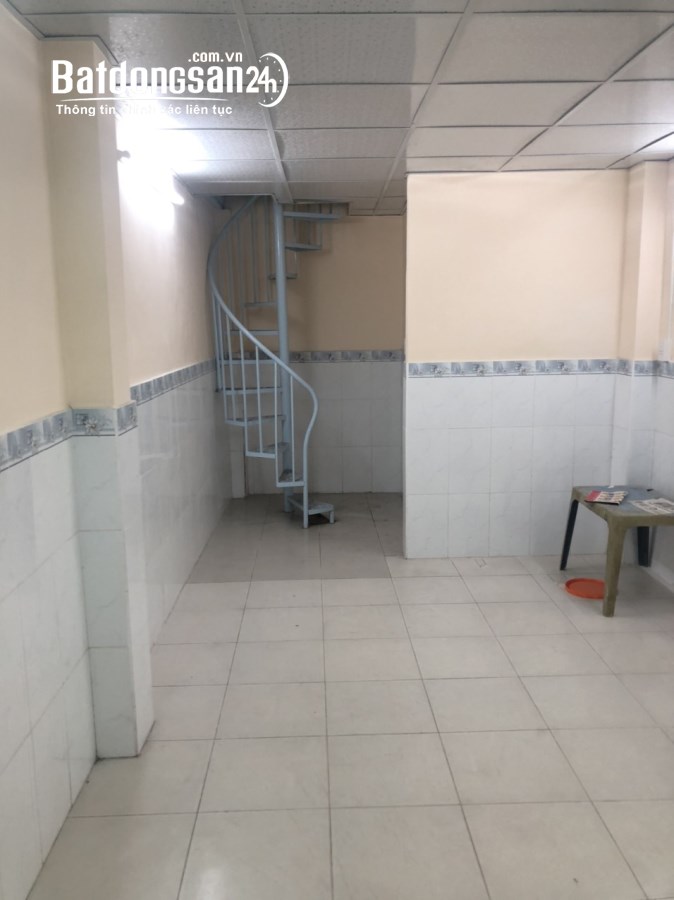 Cho thuê nhà nguyên căn CMT8 Q3 40m2, hẻm thông 3m đối diện chợ Hòa Hưng cách 40m, 10