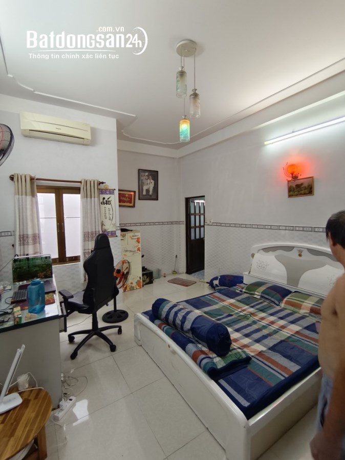 Bán nhà sát MT Đất Thánh, Tân Bình, 4 tầng 4.3x16.5, rất đẹp, chỉ 5 tỷ hơn