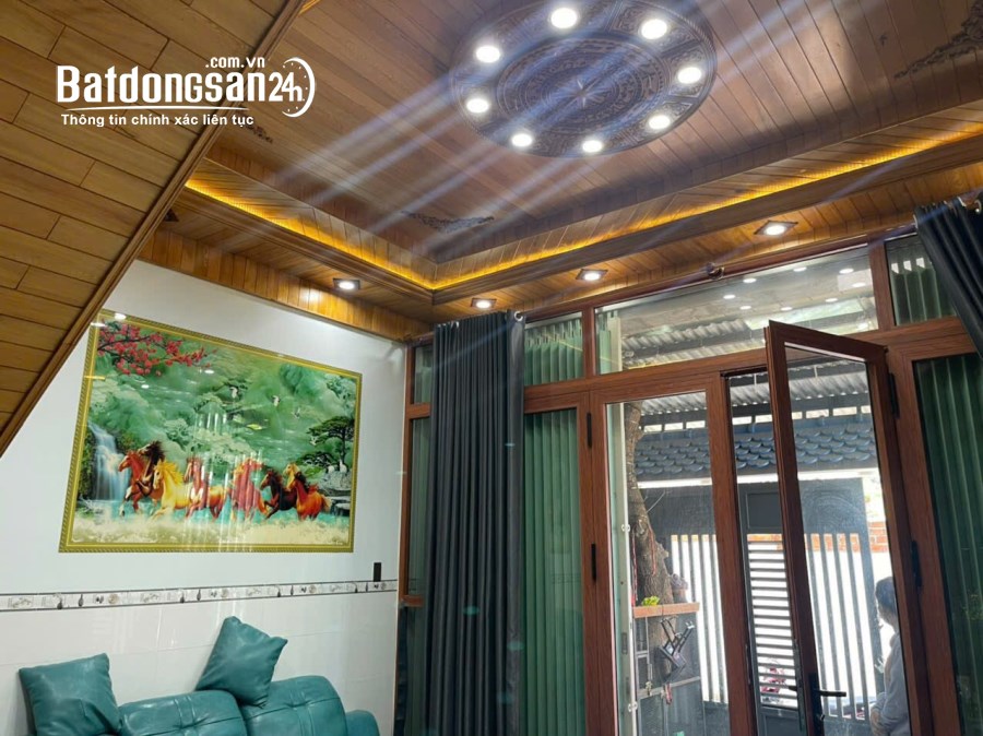 BÁN NHÀ ĐẸP 3 MÊ FULL NỘI THẤT GỖ NẰM NGAY CHỢ . VĨNH NGỌC GIÁ CHỈ 3tỷ1