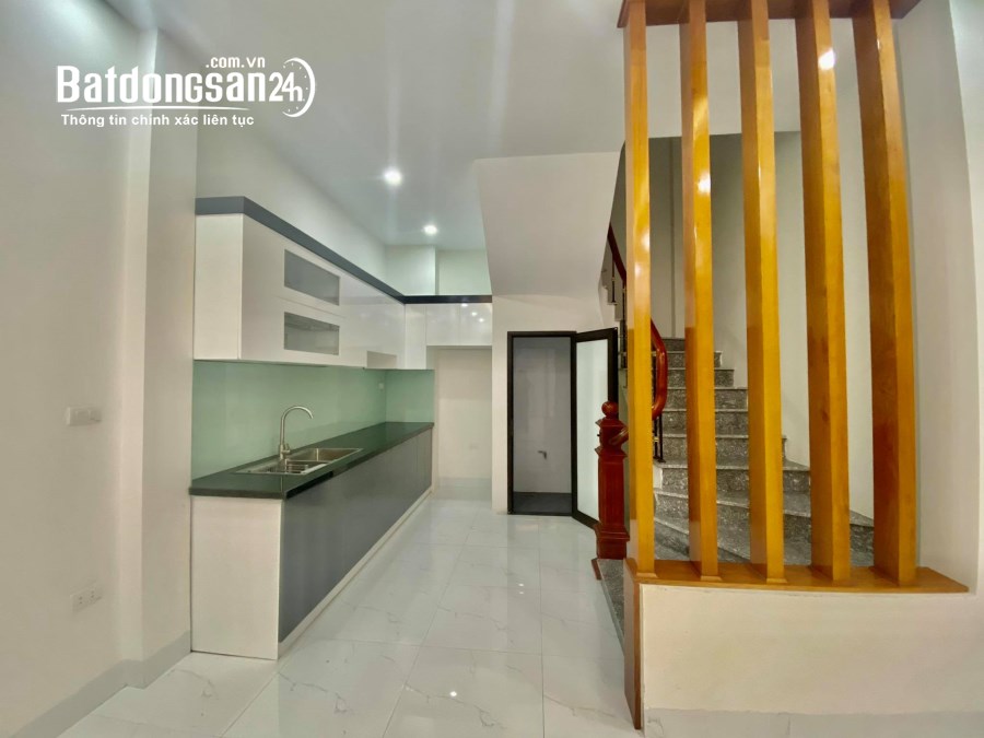 Bán nhà hẻm căn góc, 3 tầng, 4 x 18m nở hậu 5.8m, Quận 7, gần Nguyễn Thị Thập, Giá 6.