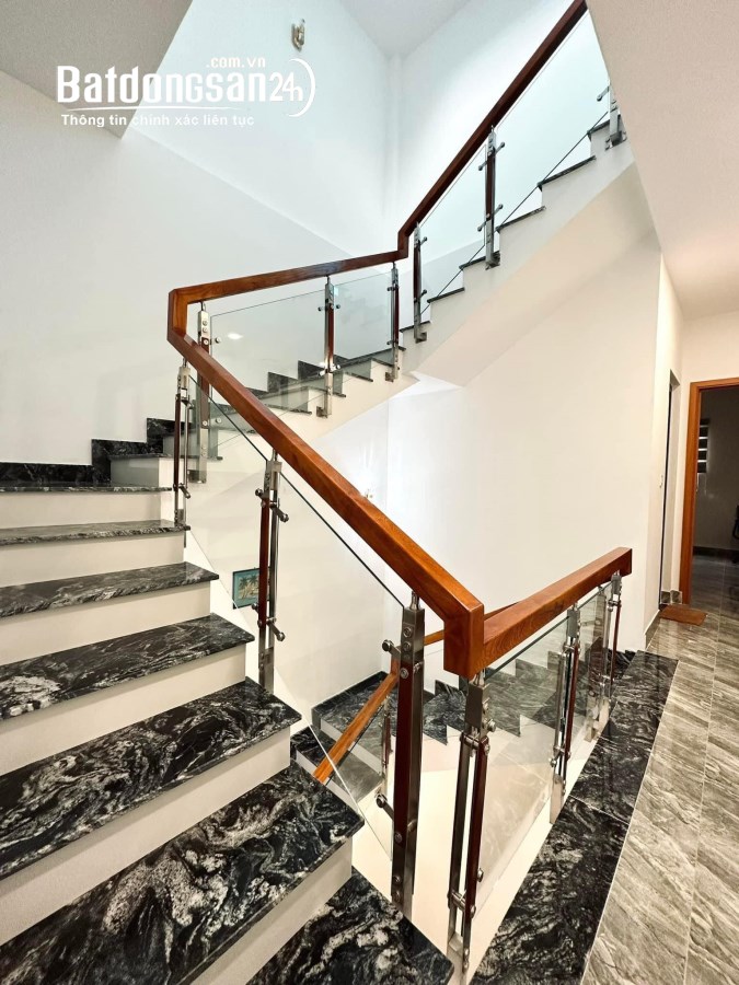 Kế bên sân bay,HXH ngủ nhà,Đào Duy Anh,Phú Nhuận,ngang 4.5m,90m2, 5 tầng,13.8 TỶ