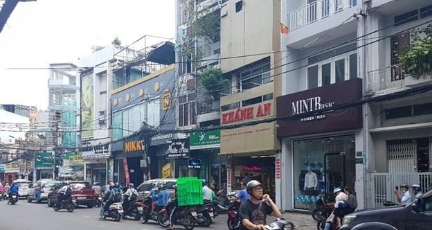 Cho thuê nhà mặt tiền Huỳnh Văn Bánh P11 Phú Nhuận 6x15m 5 tầng thang máy