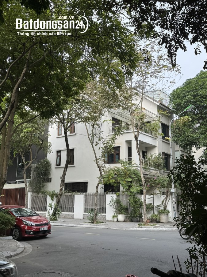Giá 70 tỷ. Bán biệt thự Trần Kim Xuyến, KĐT Yên Hòa: 300m2, mặt tiền 20m. Đường 20m 