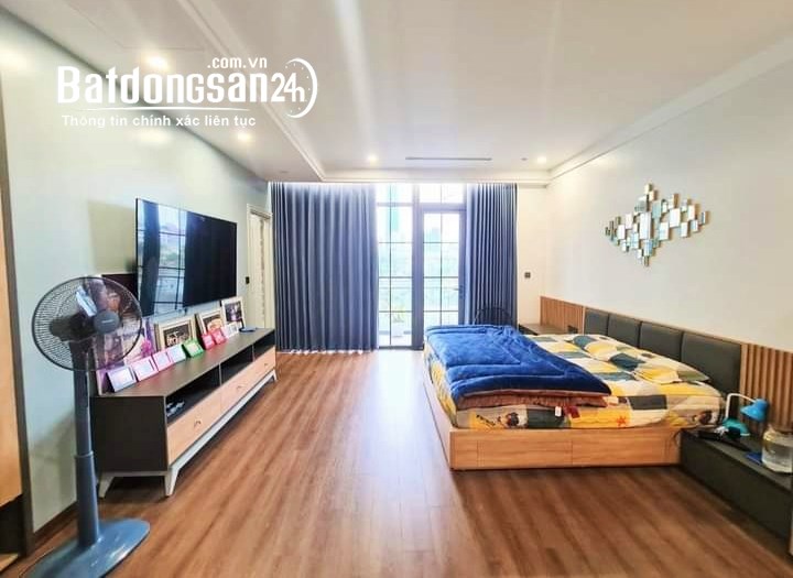 Bán đất tặng nhà 4T mặt phố Trần Vỹ 68m giá 22 tỷ, vỉa hè rộng, kinh doanh số một