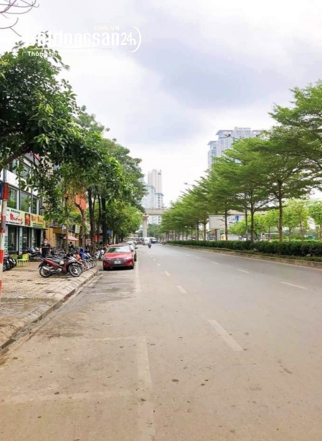 Bán đất tặng nhà 4T mặt phố Trần Vỹ 68m giá 22 tỷ, vỉa hè rộng, kinh doanh số một