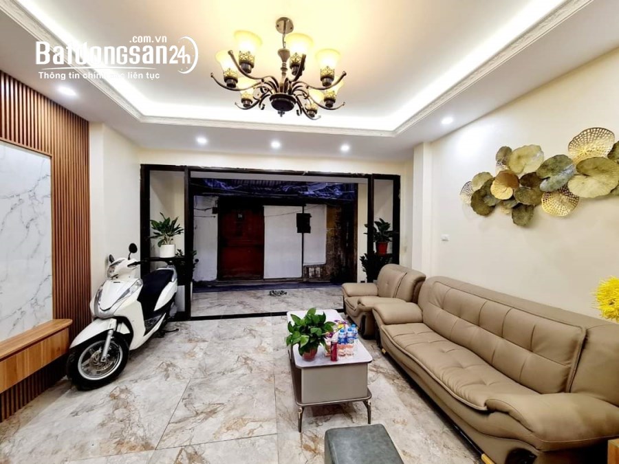 Nhà Mặt Phố Chùa Bộc Rẻ 40%, 60m2, 5 tầng, Chỉ 10.5 tỷ, Đống Đa. Kinh Doanh, Ô tô.