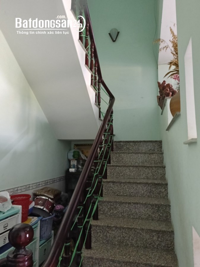 Bán gấp nhà Đất Thánh, Tân Bình, 70m2, 4 tầng 5PN rất đẹp, chỉ 5 tỷ X
