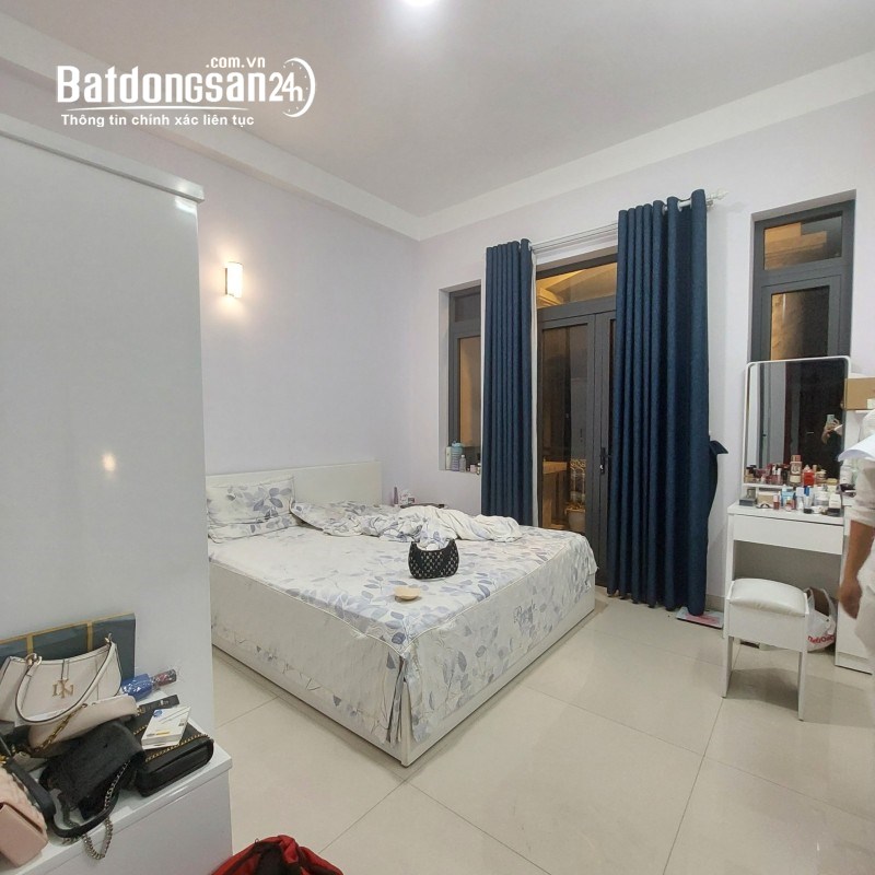 TIN THẬT:Bán nhà 4 tầng,4PN Mặt tiền đường 189 Dương Đình Hội,Phước Long B,Thủ đức