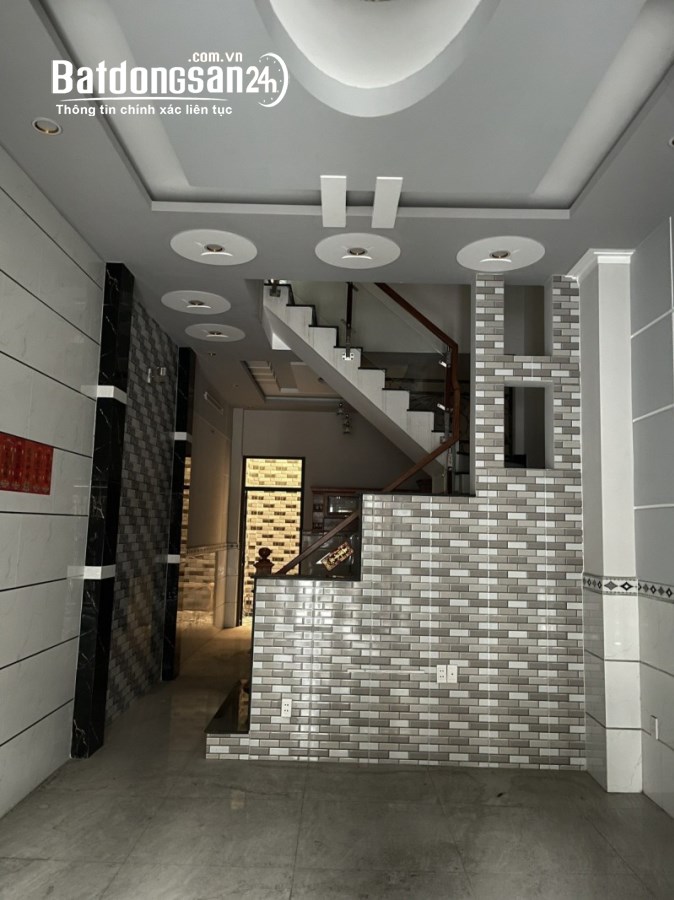 Bán nhà hẻm ô tô Hồng Bàng, Quận 11, 35m2, nở hậu, vào ở ngay, chỉ 4 tỷ nhỉnh 