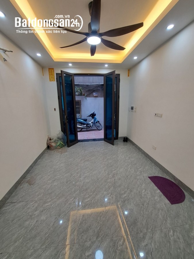  BÁN NHÀ 4 tầng Phố Đại Cồ Việt, Hai Bà Trưng 20m2 giá 1.8TỶ. 