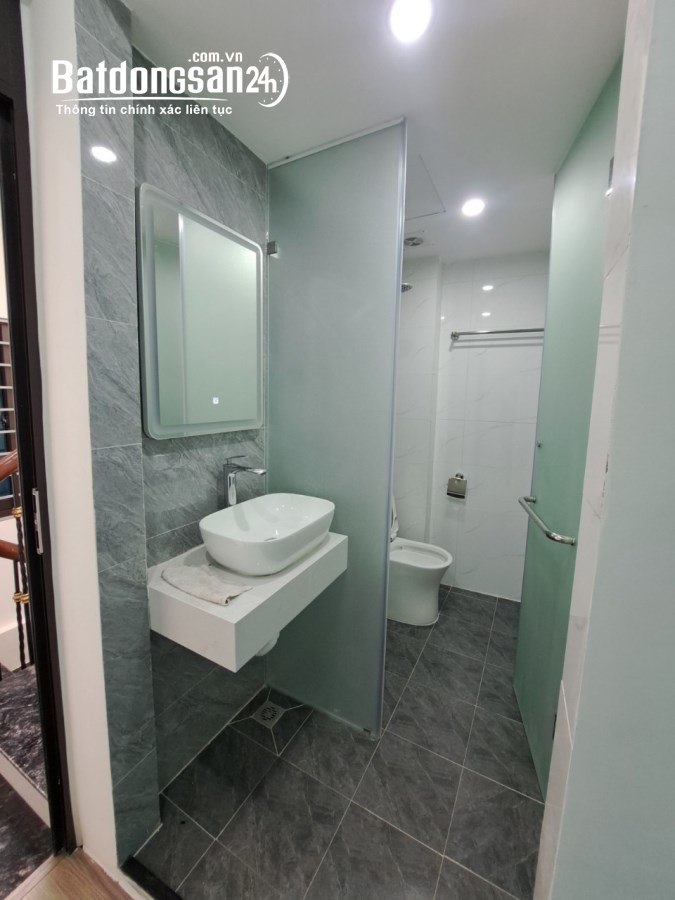  BÁN NHÀ 4 tầng Phố Đại Cồ Việt, Hai Bà Trưng 20m2 giá 1.8TỶ. 