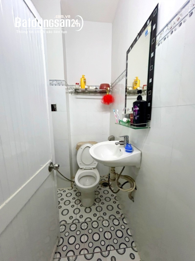 MẶT TIỀN - 4 TẦNG - MỄ CỐC - F15 - Q8 - 74M2 - 4.95 TỶ.