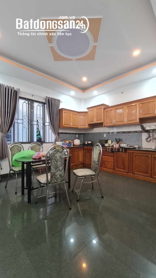 TIN THẬT:Bán nhà Mặt tiền,4 tầng,có dòng tiền Phường Linh Trung,Thủ đức