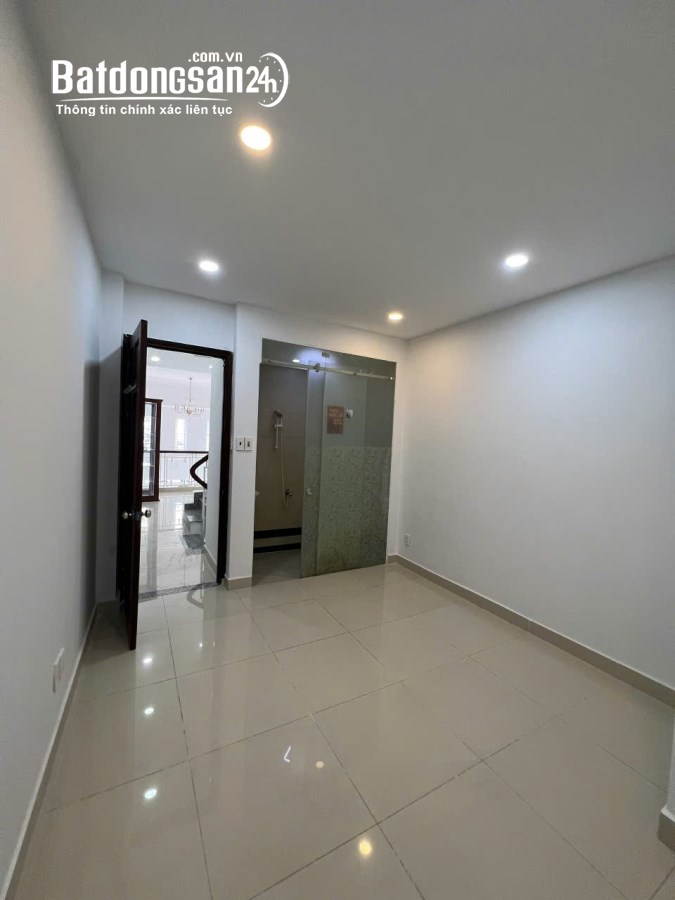Cho thuê nhà HXT Lê Văn Sỹ,nhà 6 tầng,hẻm thông,gần MT,6PN7WC giá 40tr