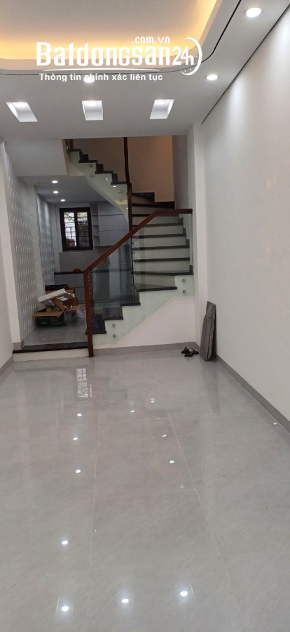 Bán nhanh trước Tết nhà Cổ Linh, Thạch Bàn 42m 4 tầng, vị trí cực đẹp, cạnh trường TH