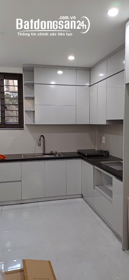Bán nhanh trước Tết nhà Cổ Linh, Thạch Bàn 42m 4 tầng, vị trí cực đẹp, cạnh trường TH