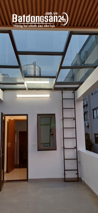 Bán nhanh trước Tết nhà Cổ Linh, Thạch Bàn 42m 4 tầng, vị trí cực đẹp, cạnh trường TH