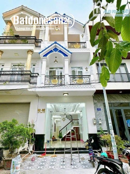 Bán nhà 1 trệt 2 lầu KDC Hưng Phú giá 5 tỷ 500 triệu
